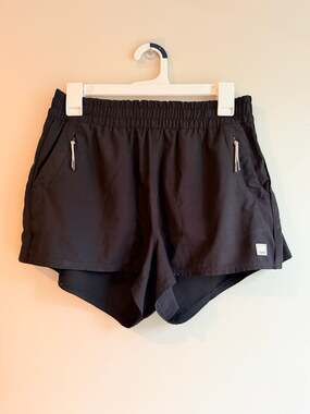 Vuori Performance Daily Short Black Size Large